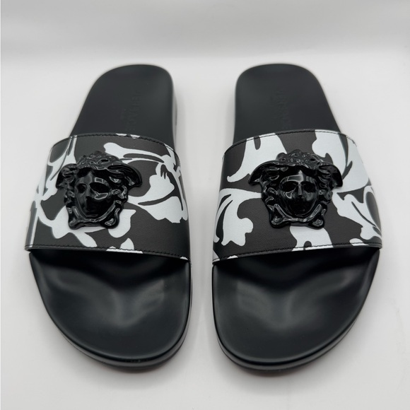 Versace Slides. - Picture 3 of 11
